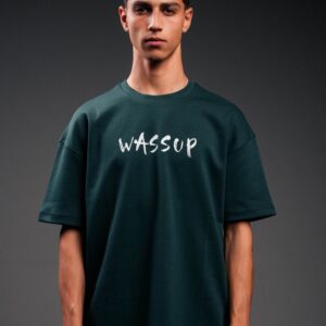 تيشرت أوفر سايز قطن بطبعة WASSUP جرافيك خلفية - متوفر بألوان (كافيه / بني / زيتي)