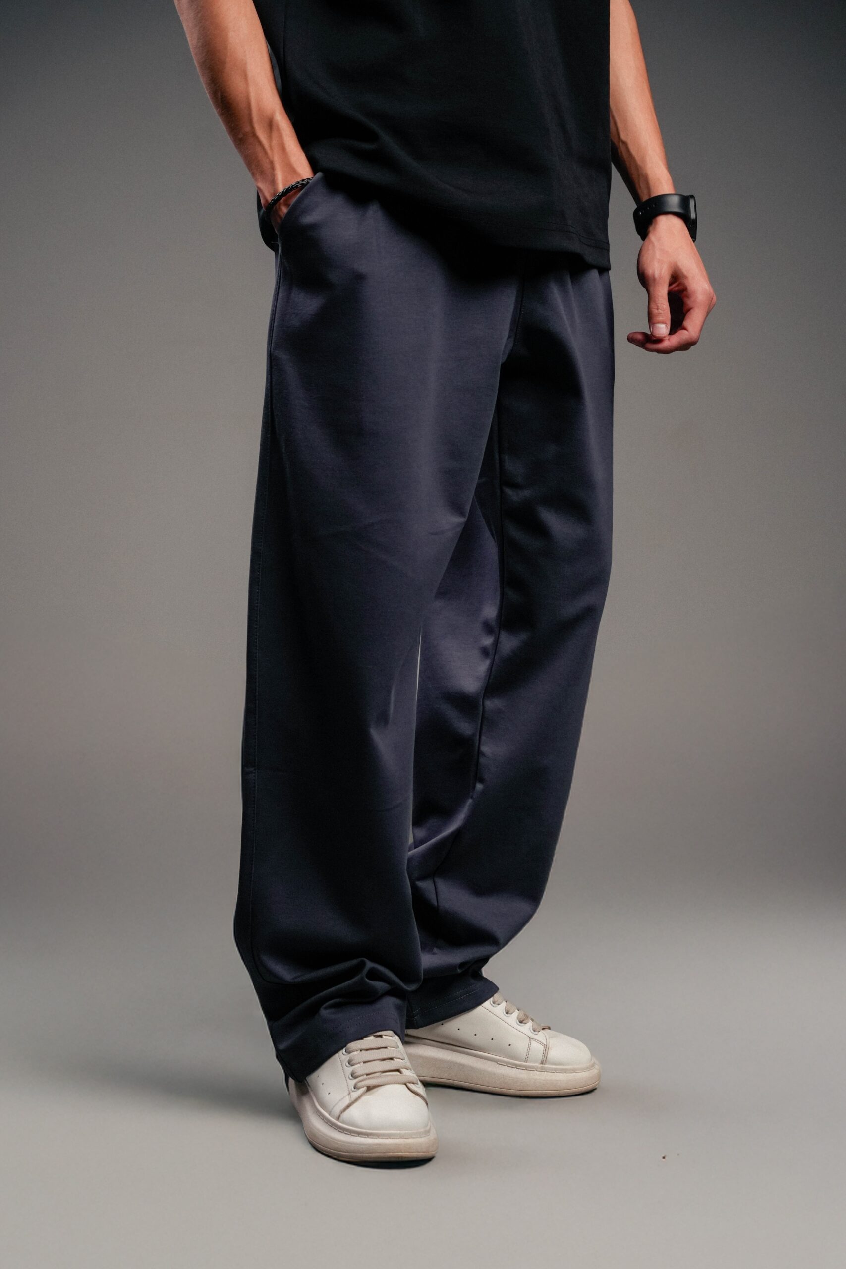 بنطلون رجالي واسع كاجوال باللون الكحلي الداكن (Wide Leg) – ستريت وير عصري للاستخدام اليومي